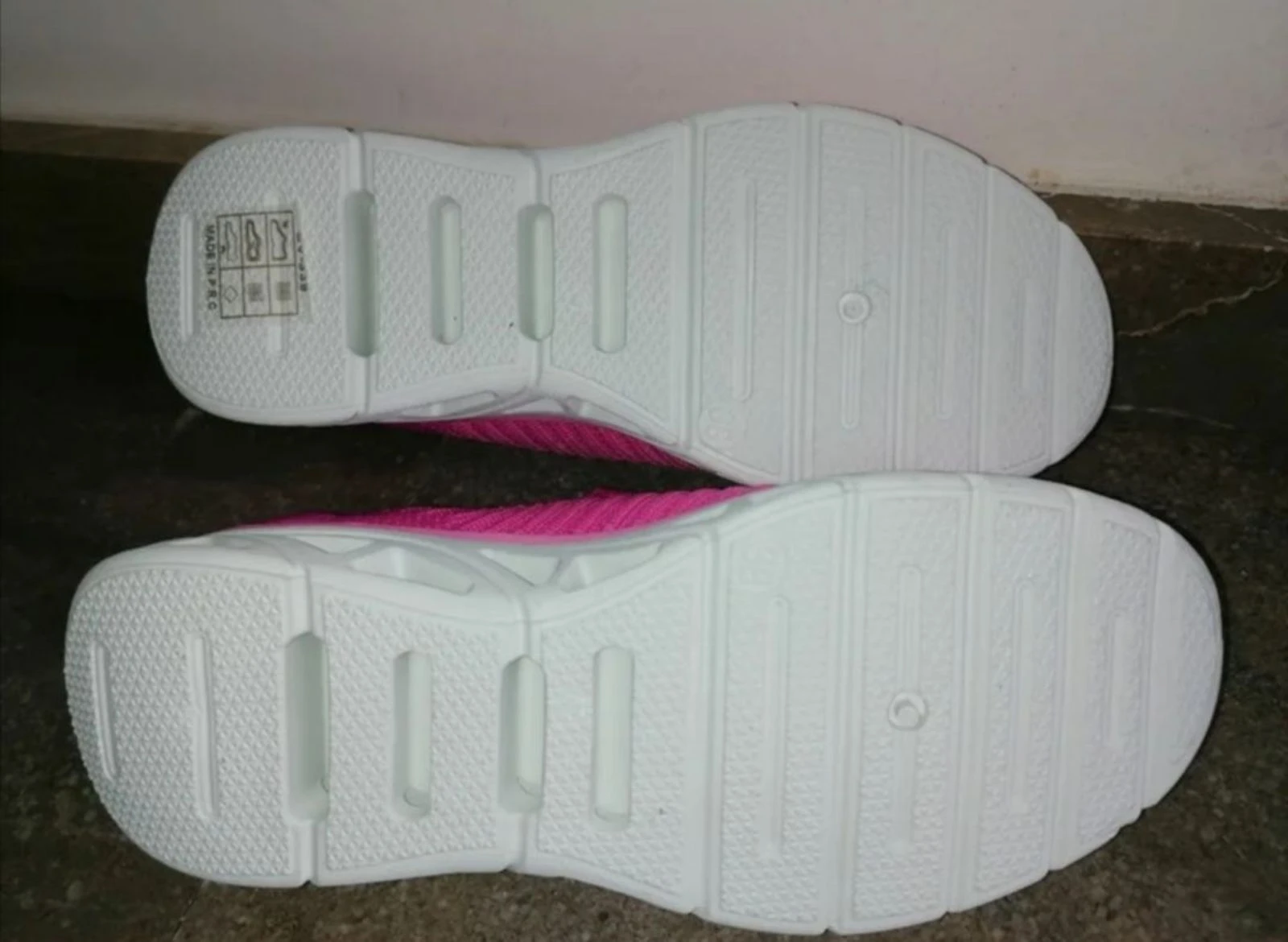 Women's sports sneakers – photo 3